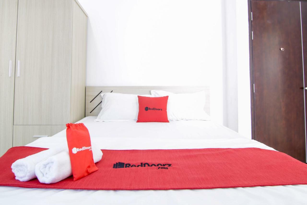 Reddoorz Near Quan Khu 7 Stadium Bandar Ho Chi Minh Luaran gambar