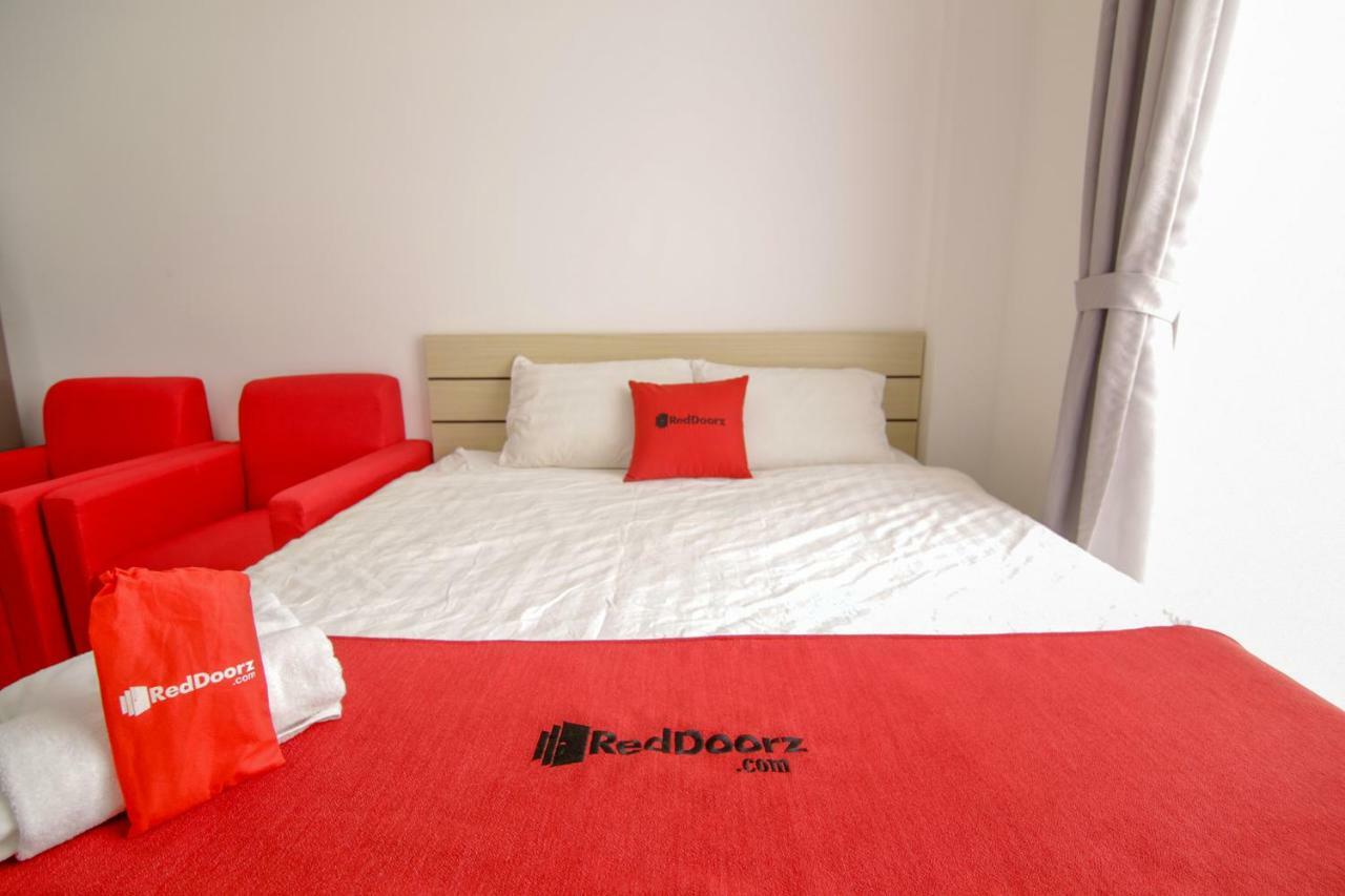 Reddoorz Near Quan Khu 7 Stadium Bandar Ho Chi Minh Luaran gambar