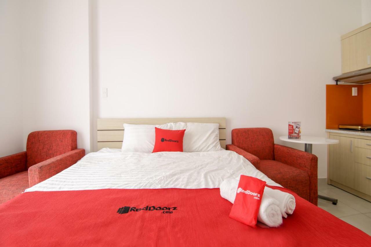 Reddoorz Near Quan Khu 7 Stadium Bandar Ho Chi Minh Luaran gambar